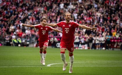 هاري كين بقميص بايرن ميونخ خلال مباراة في الدوري الألماني